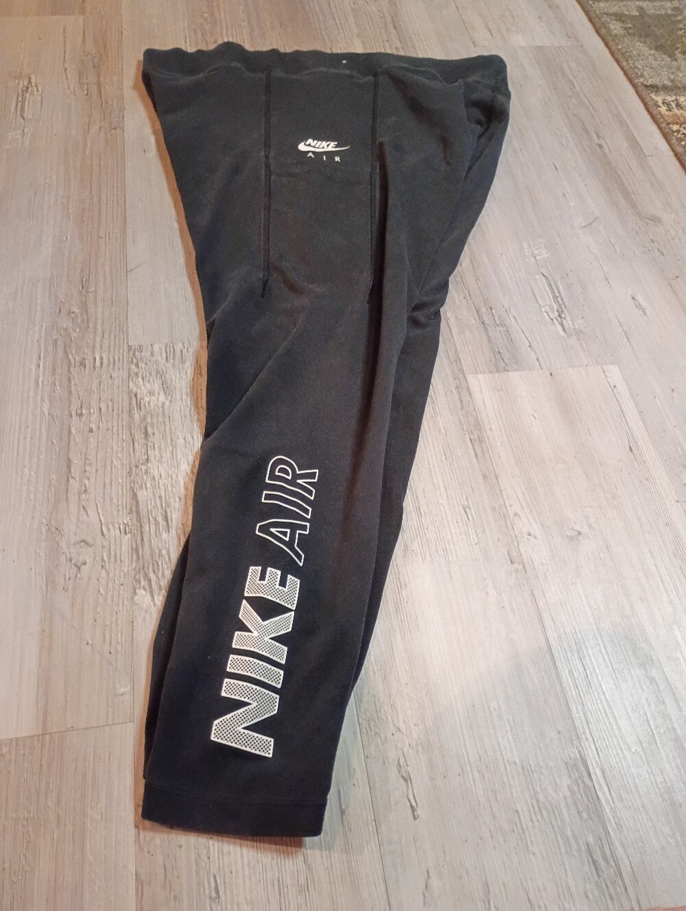 Nike - Picture 4 of 7